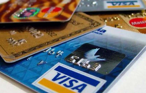 Carte, in vigore i nuovi tetti sulle commissioni