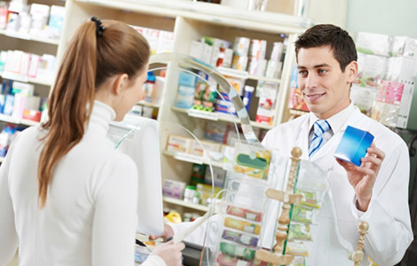 Integratori, il consumatore vuole informazioni corrette e le trova in farmacia