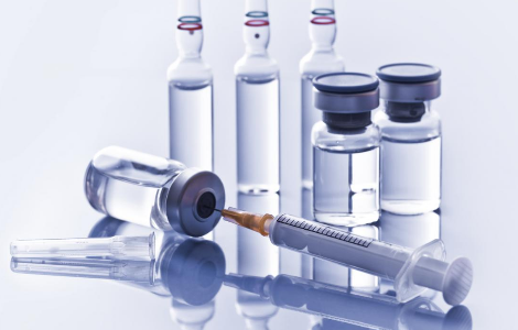 Vaccini in farmacia, l’emendamento che allinea l’Italia a Uk e Francia