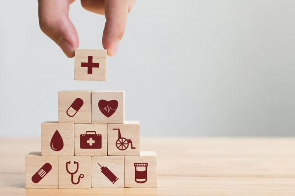 Piccole farmacie, novità all’orizzonte per la polizza malattia e infortunio