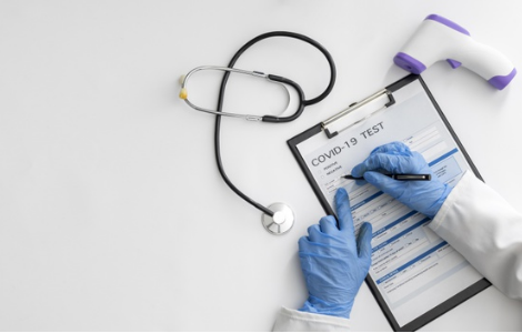 Testing: tra salivari, tamponi rapidi e vaccini, le novità e le indicazioni per le farmacie