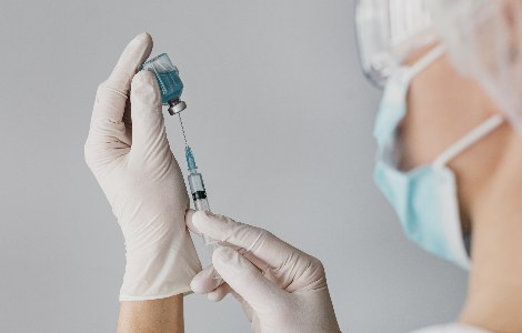 Farmacisti vaccinatori: dall’accesso ai corsi al tutoraggio, ecco gli step del percorso formativo abilitante