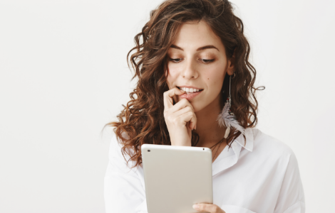 Shopping festivo: si usano 5 o più canali, ma l’ispirazione parte online