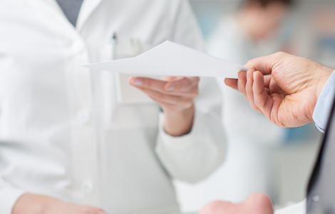 Dal bollino al DataMatrix: ricette cartacee e dispensazione farmaci, cosa cambia per le farmacie